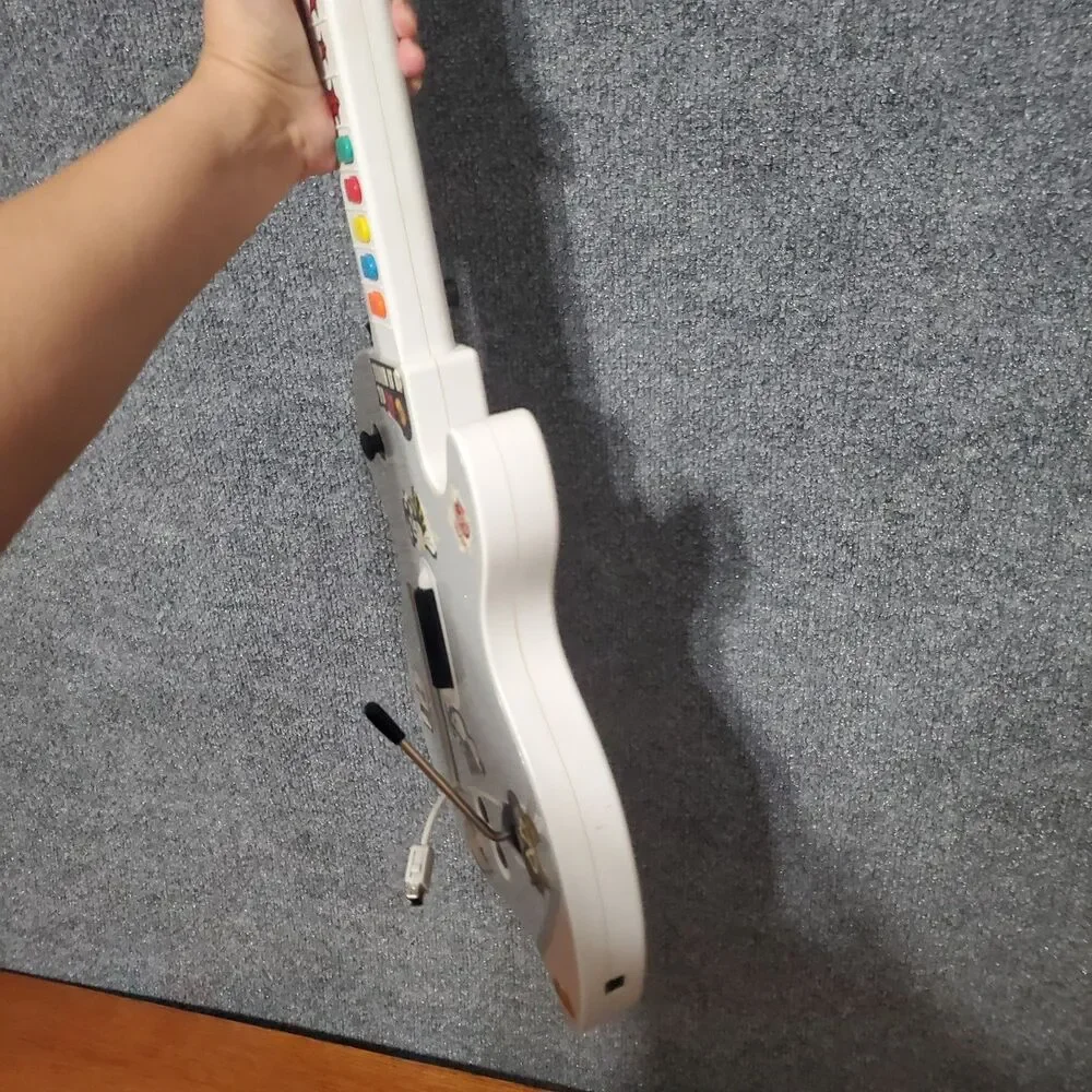 Nintendo Wii Wireless Guitar Hero Shredmaster Dreamgear White Video Game Guitar